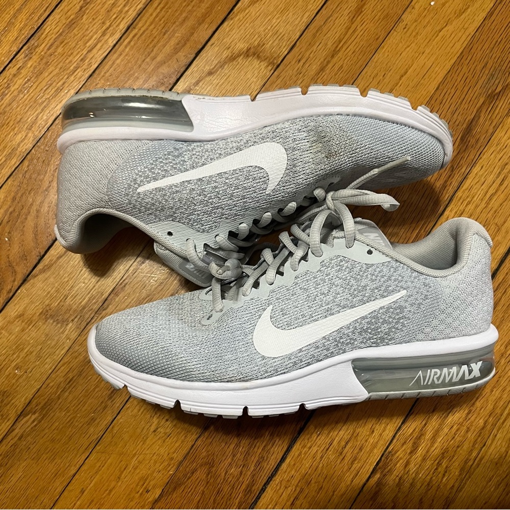 Nike Air Max women Sequent 2 great condition